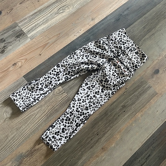 ADIDAS x Stella McCartney Cropped Leopard-Print Stretch Leggings Size: XS - Picture 11 of 16